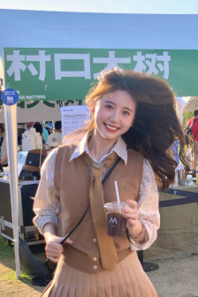 娇妻裸体交换舞会